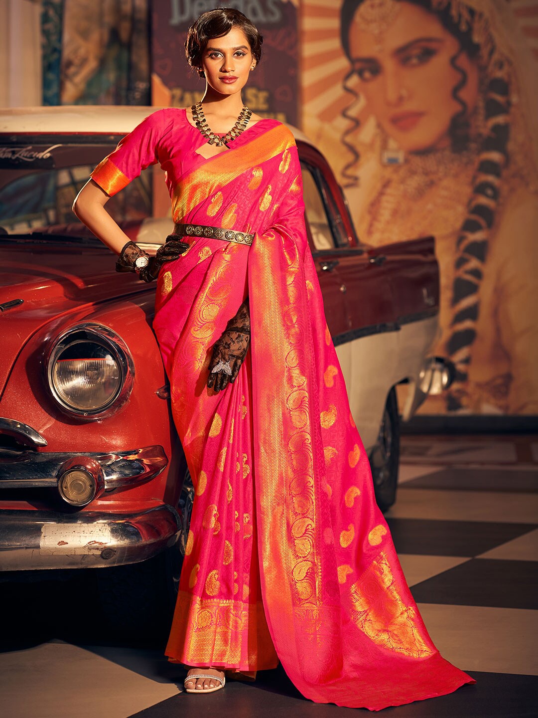 

KARAGIRI Paisley Woven Design Zari Saree, Red