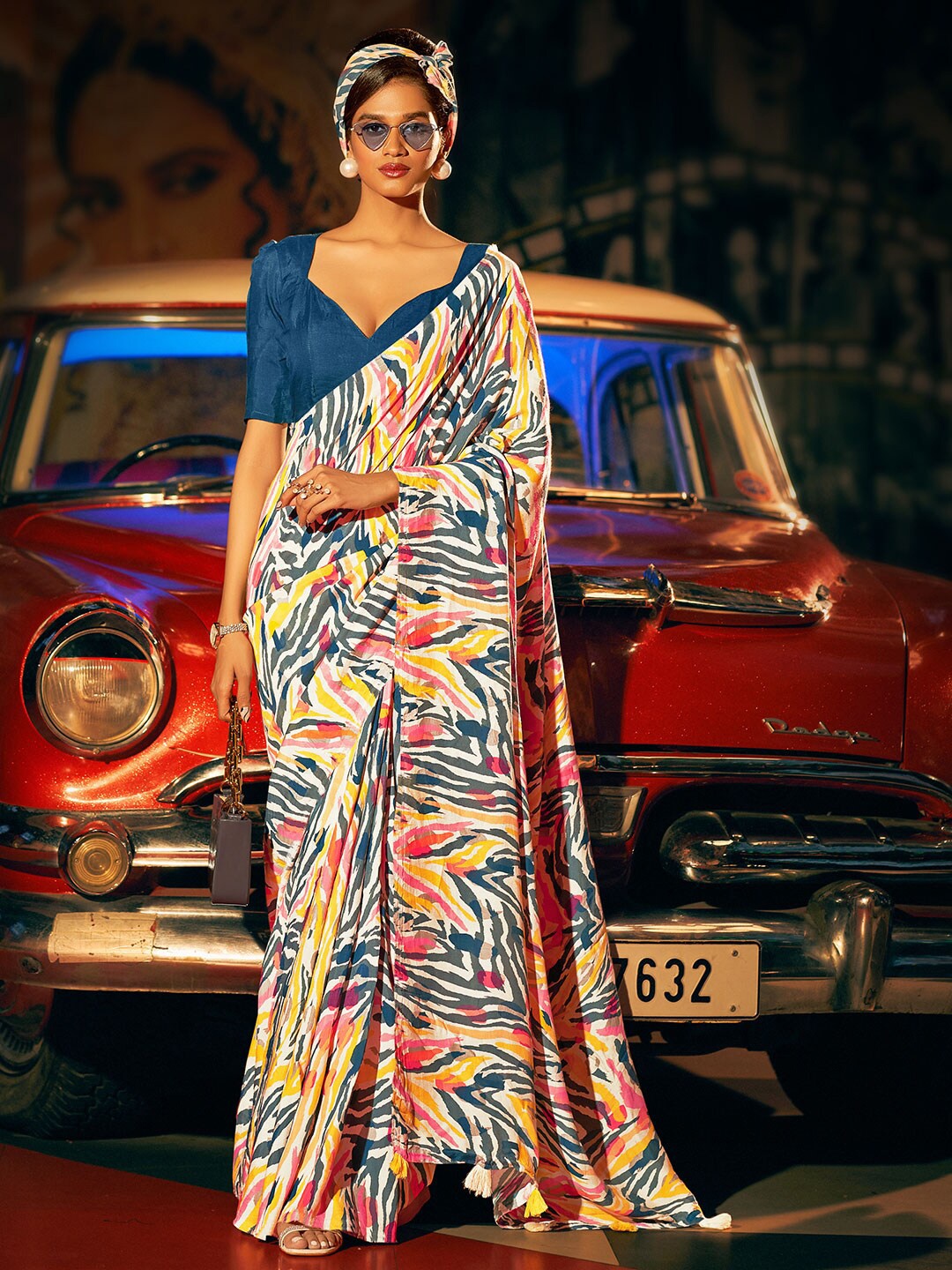 

KARAGIRI Abstract Printed Silk Blend Leheriya Saree, Yellow