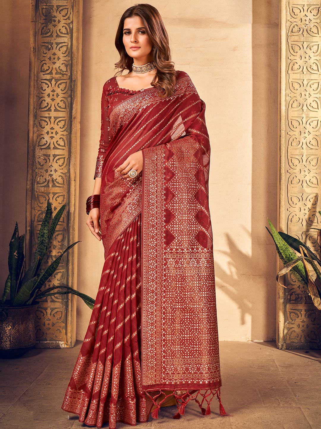 

KARAGIRI Ethnic Motifs Woven Design Zari Saree, Red