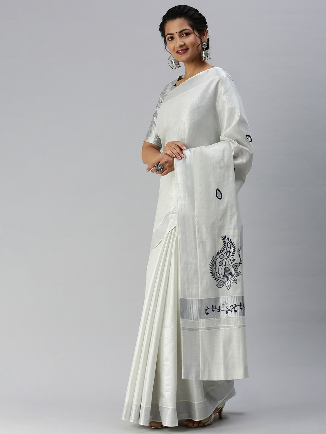 

Ramraj Ethnic Motifs Embroidered Zari Kerala Saree, Grey