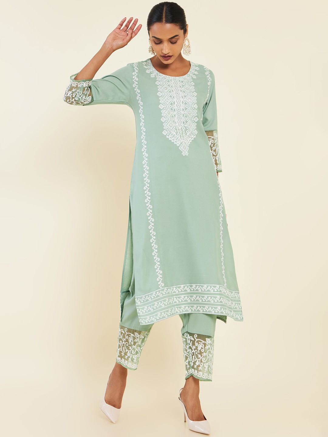 

Soch Sea Green & White Floral Embroidered Regular Kurta With Trousers