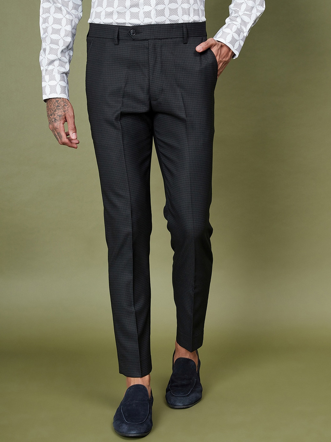 

DENNISON Men Checked Smart Tapered Fit Easy Wash Formal Trousers, Black