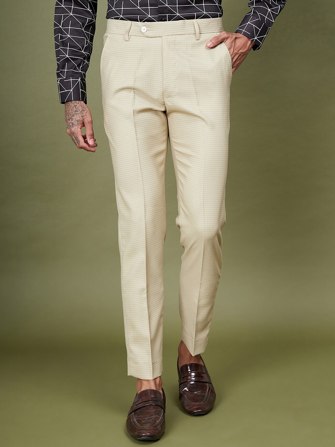 

DENNISON Men Checked Smart Tapered Fit Easy Wash Formal Trousers, Cream