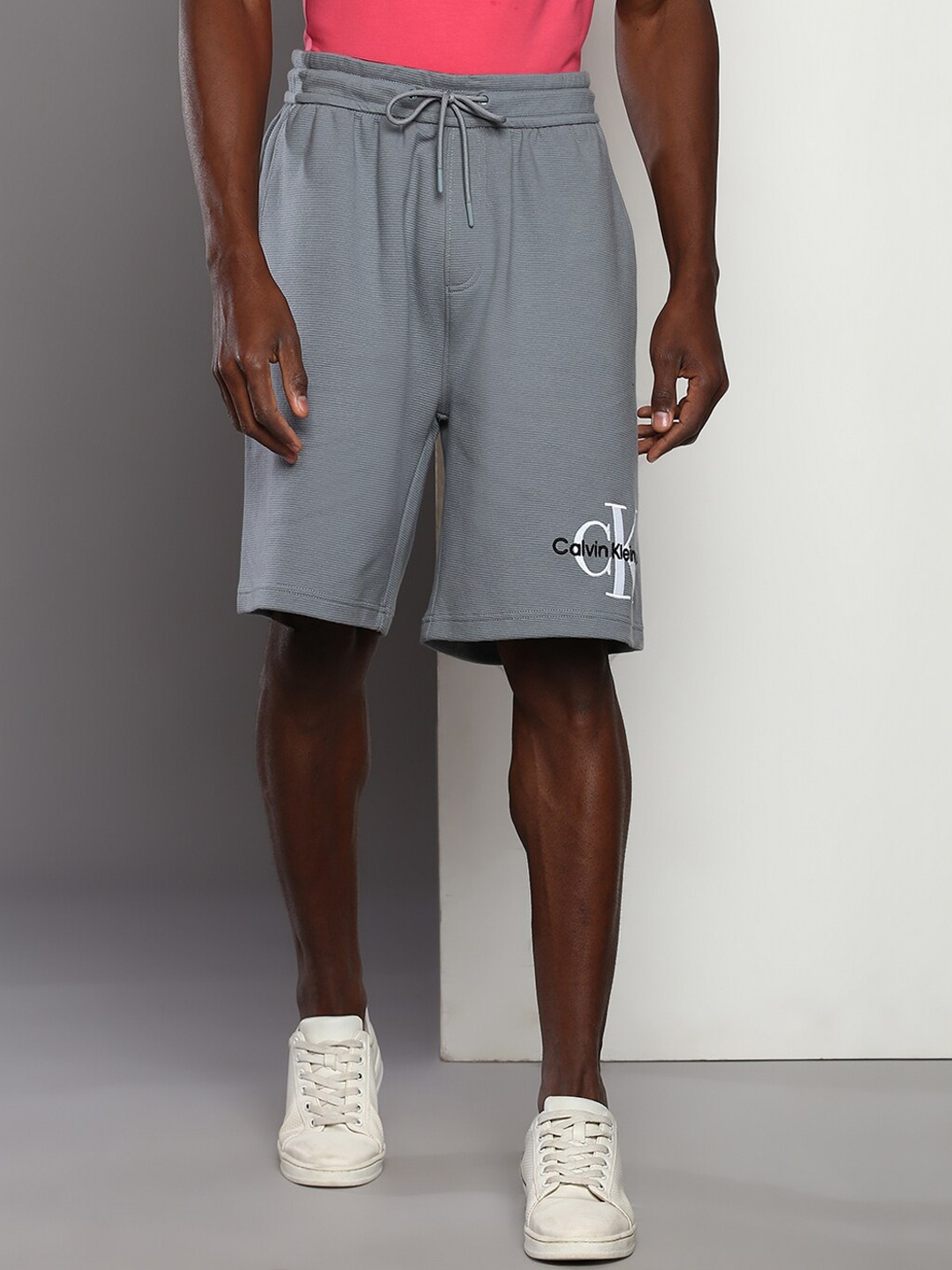 

Calvin Klein Jeans Men Mid-Rise Regular Fit Shorts, Grey