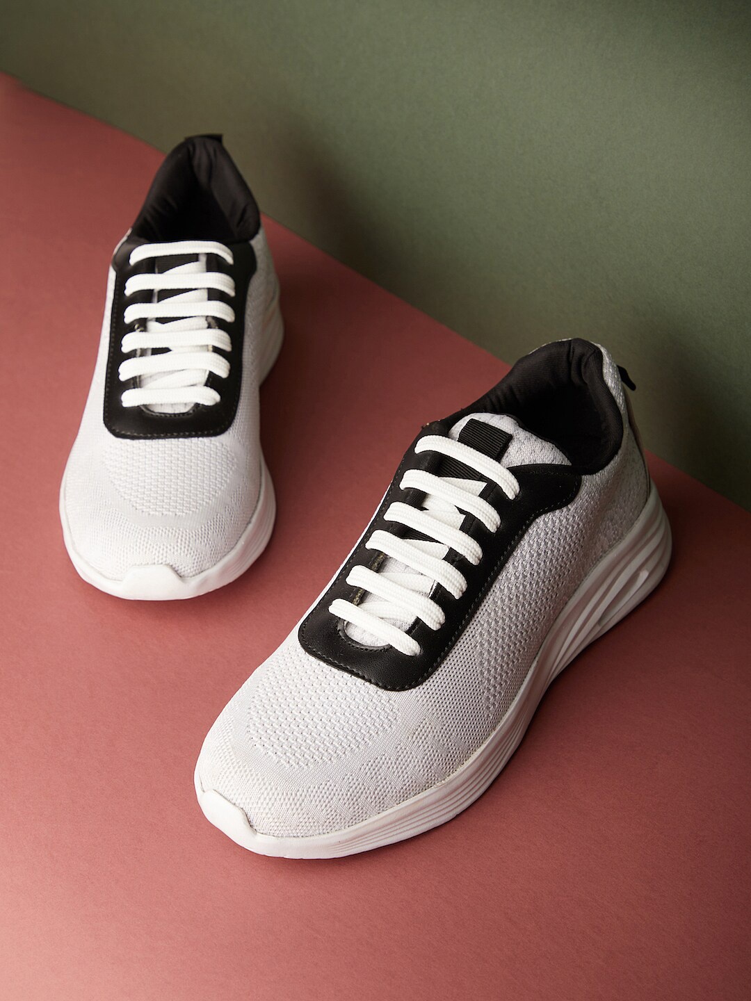 

HIGHLANDER Men Woven Design Fly-Knit Lace-Up Sneakers, White