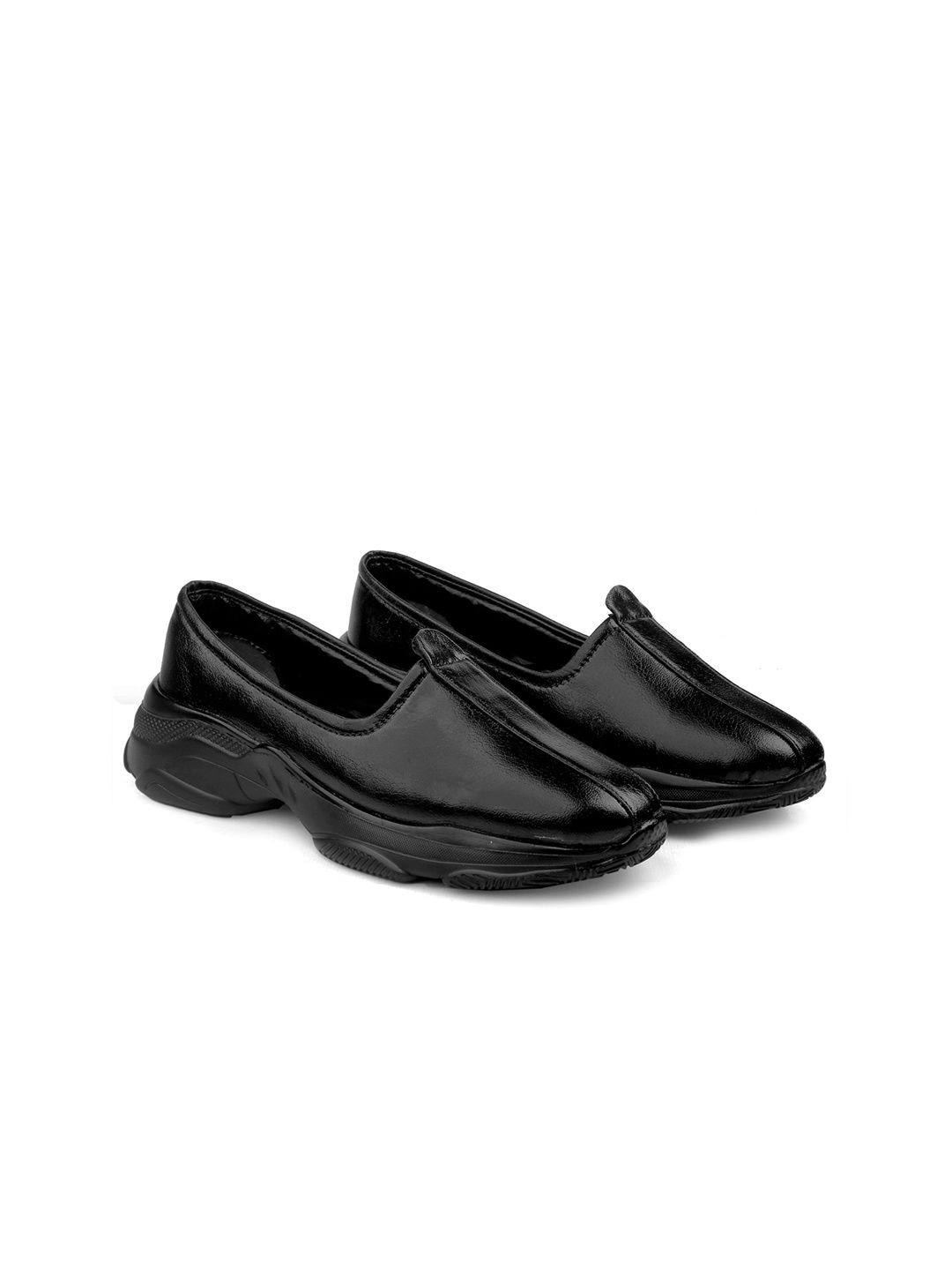 

Bxxy Men Textured Loafers, Black