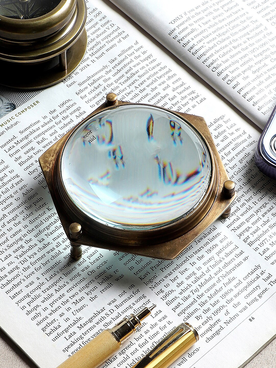 

EXIM DECOR Rust Brown Brass Antique Six Corner Table Top Magnifying Glass Showpiece