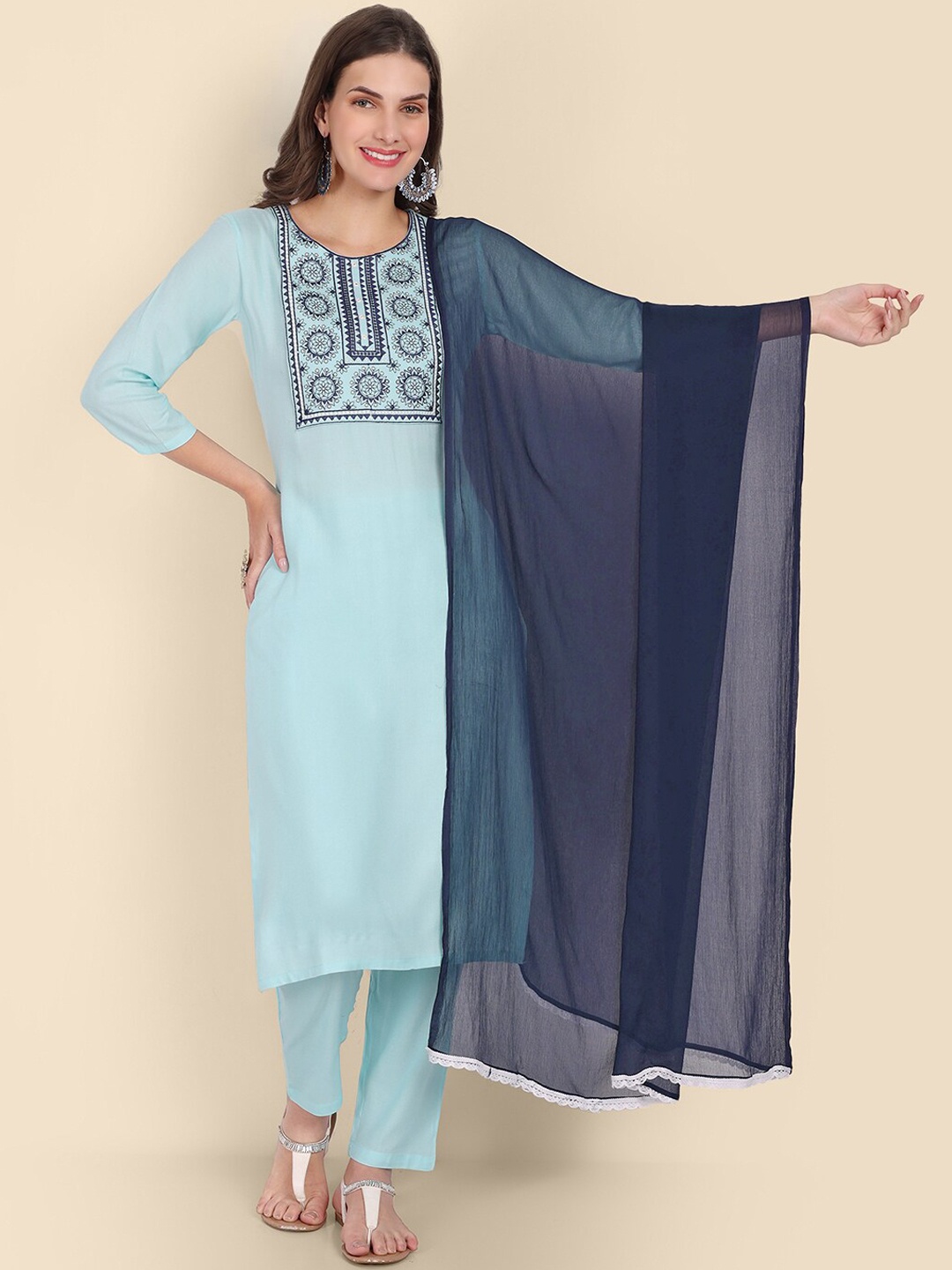 

Wyfees Ethnic Motifs Embroidered Thread Work Kurta with Trousers & With Dupatta, Blue