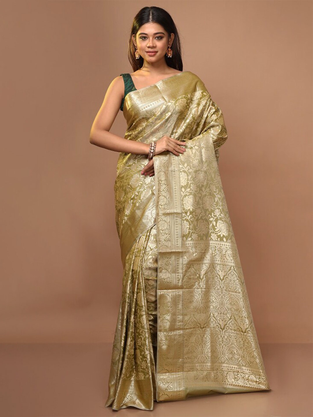 

AllSilks Green & Gold-Toned Woven Design Zari Pure Silk Kanjeevaram Saree