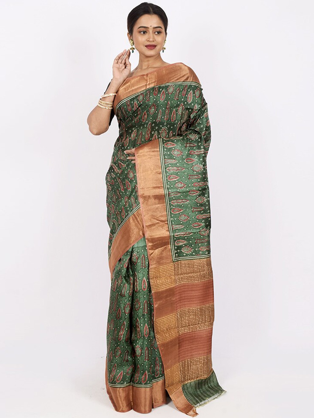 

AllSilks Green & Gold-Toned Ethnic Motifs Zari Pure Silk Tussar Saree