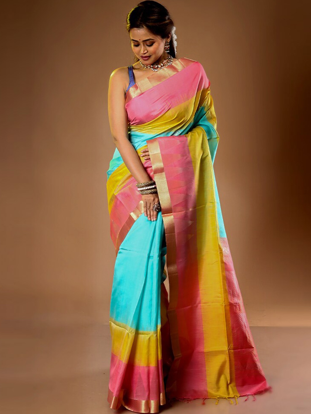 

AllSilks Blue & Green Colourblocked Zari Pure Silk Kanjeevaram Saree