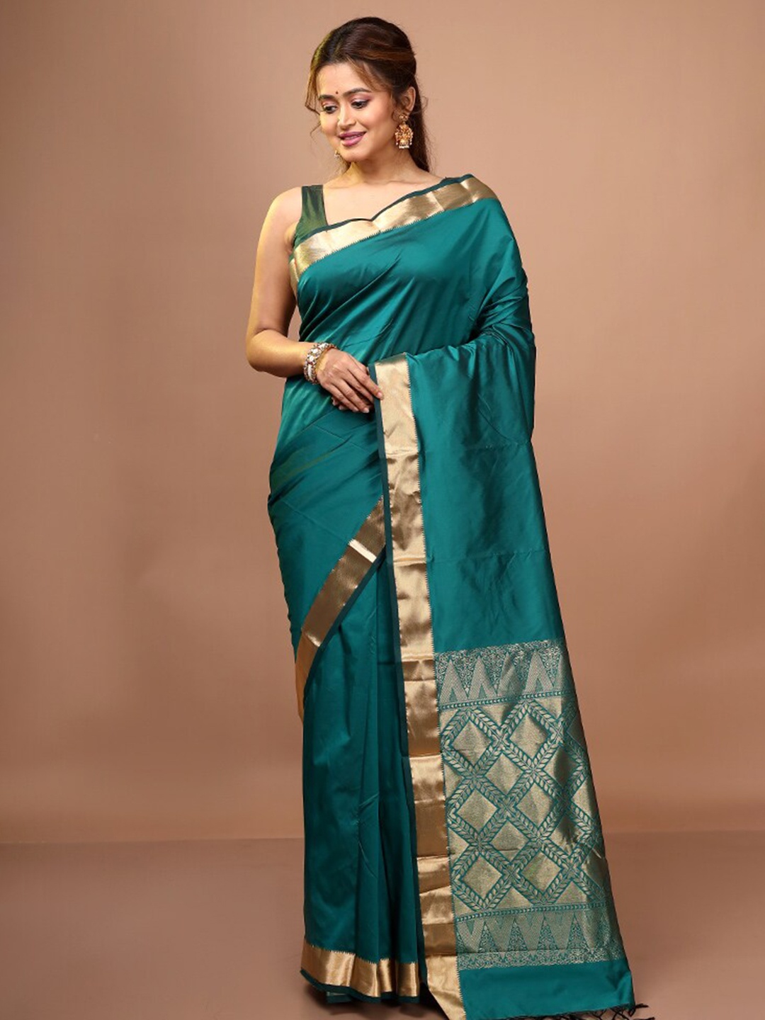 

AllSilks Green & Gold-Toned Zari Pure Silk Kanjeevaram Saree
