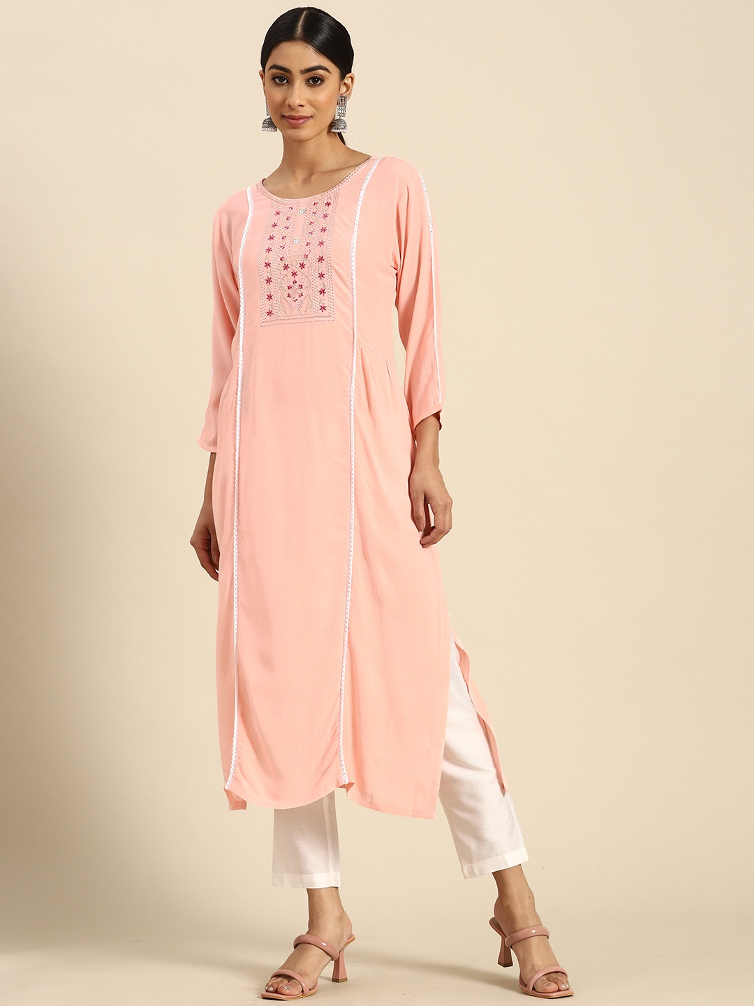 

INDYES Women Floral Embroidered Thread Work Kurta, Peach