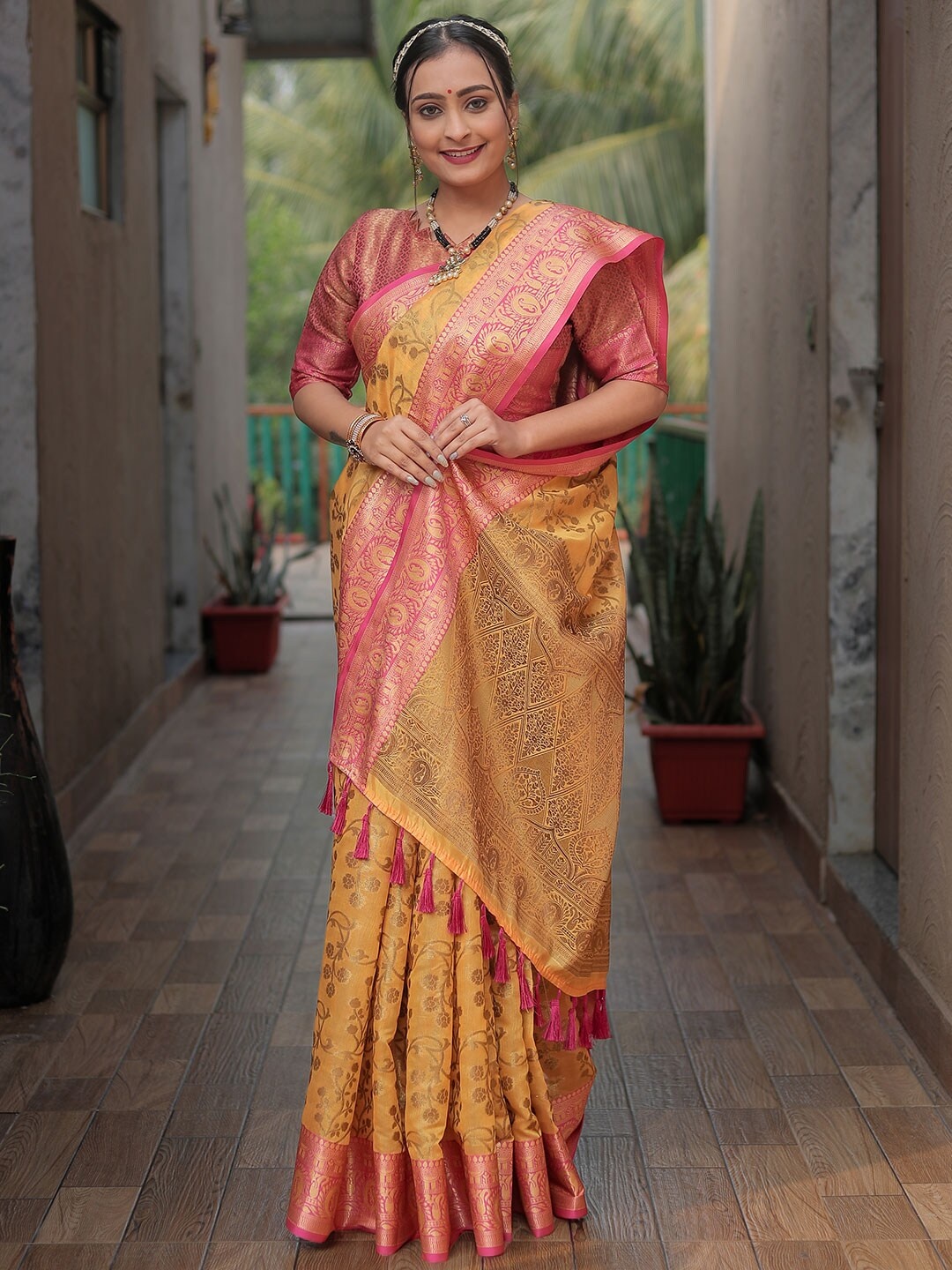 

KARAGIRI Woven Design Zari Silk Blend Banarasi Saree, Yellow
