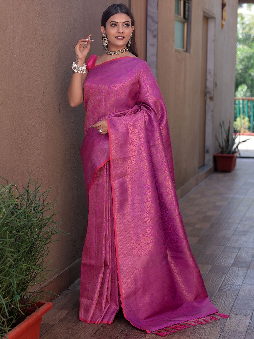 

KARAGIRI Ethnic Motifs Woven Design Zari Kanjivaram Saree, Pink