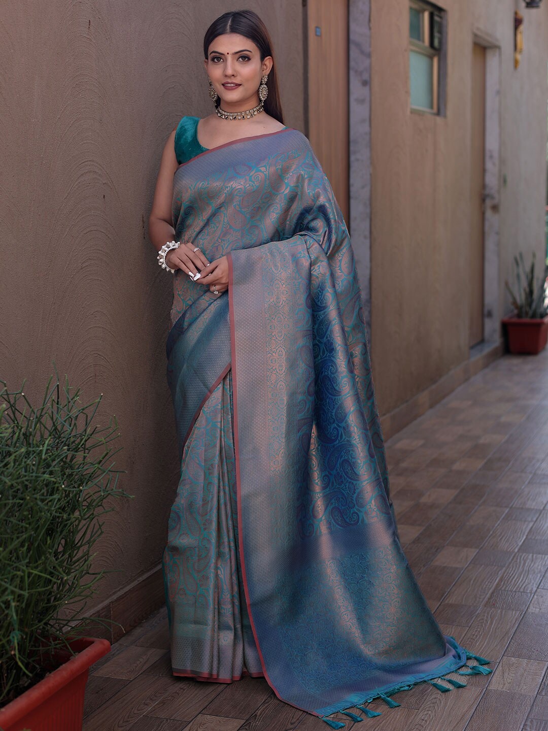 

KARAGIRI Ethnic Motifs Woven Design Zari Kanjivaram Saree, Blue
