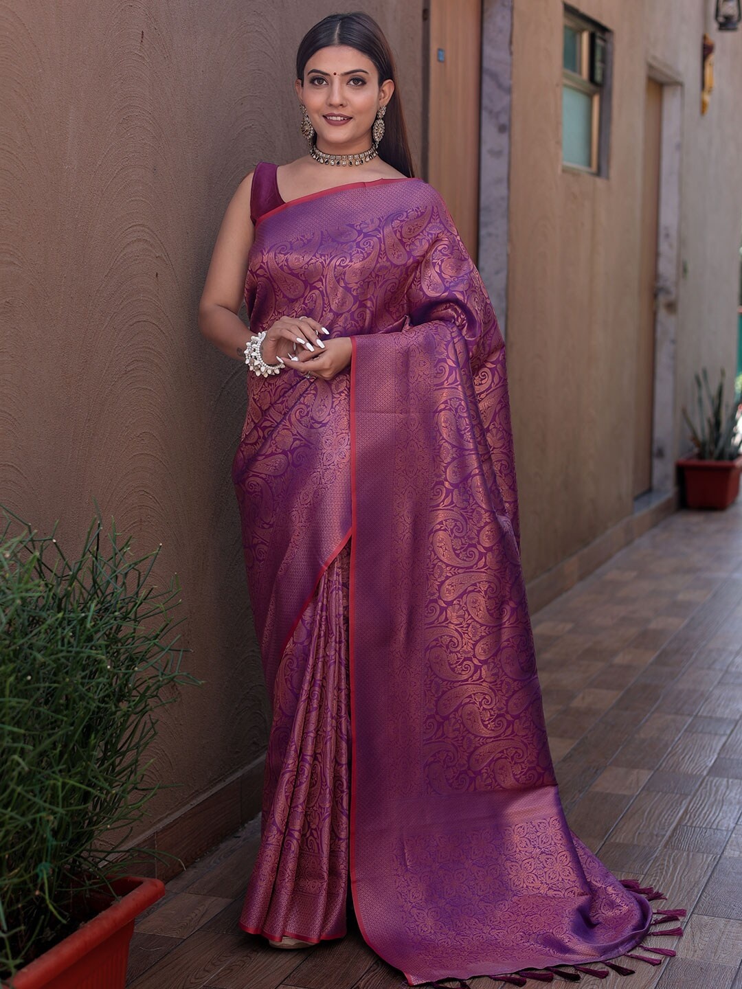 

KARAGIRI Ethnic Motifs Woven Design Zari Kanjivaram Saree, Pink