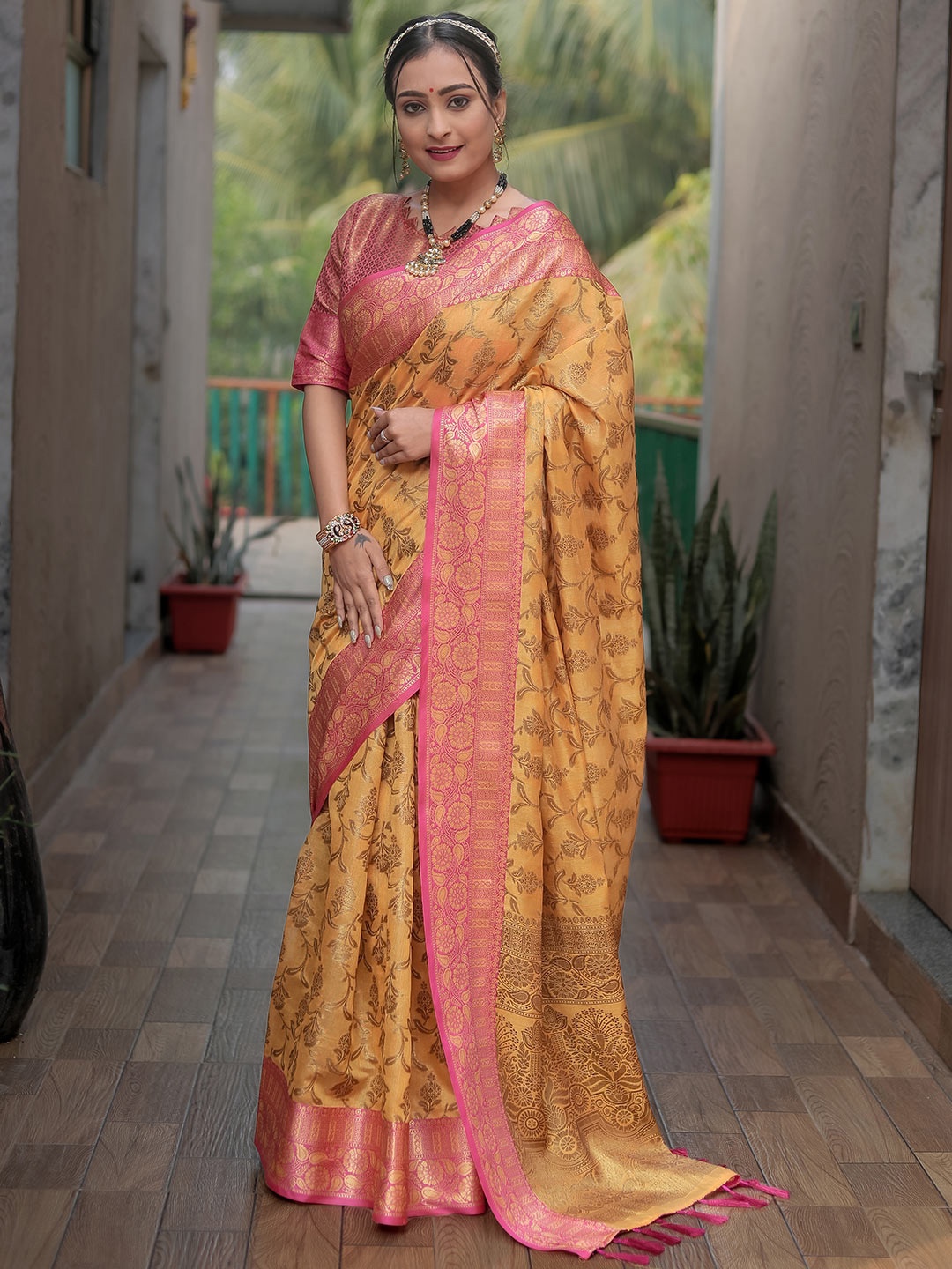 

KARAGIRI Ethnic Motifs Woven Design Zari Banarasi Saree, Yellow