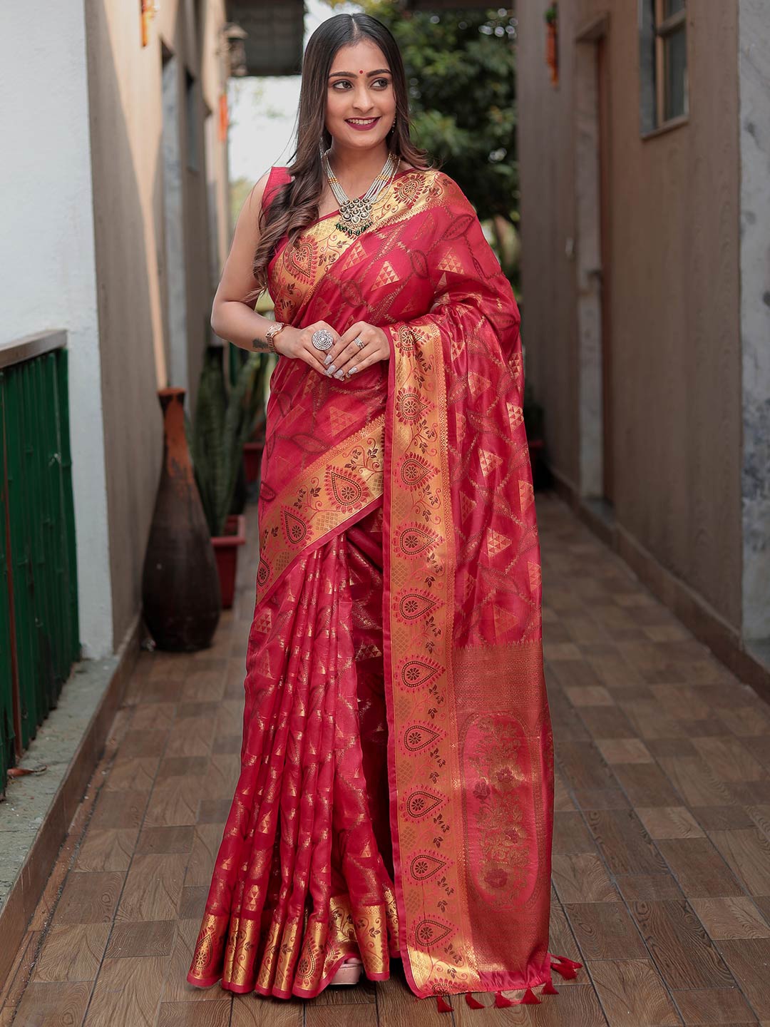 

KARAGIRI Ethnic Motifs Woven Design Zari Silk Blend Banarasi Saree, Red