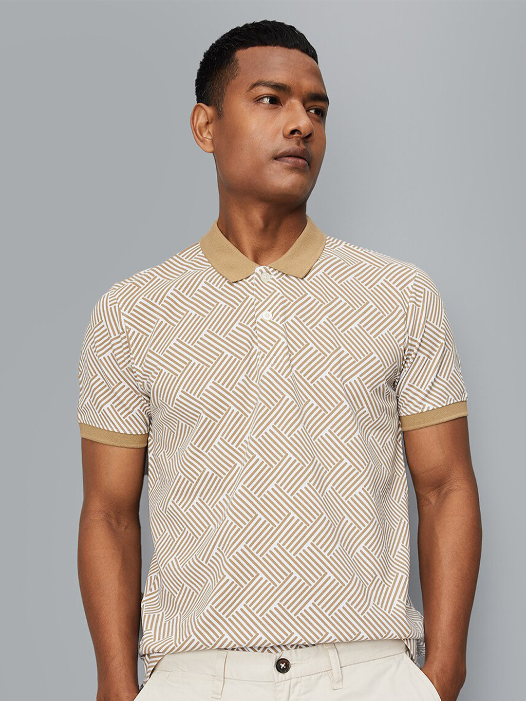 

max Geometric Printed Polo Collar Short Sleeves T-shirt, Brown