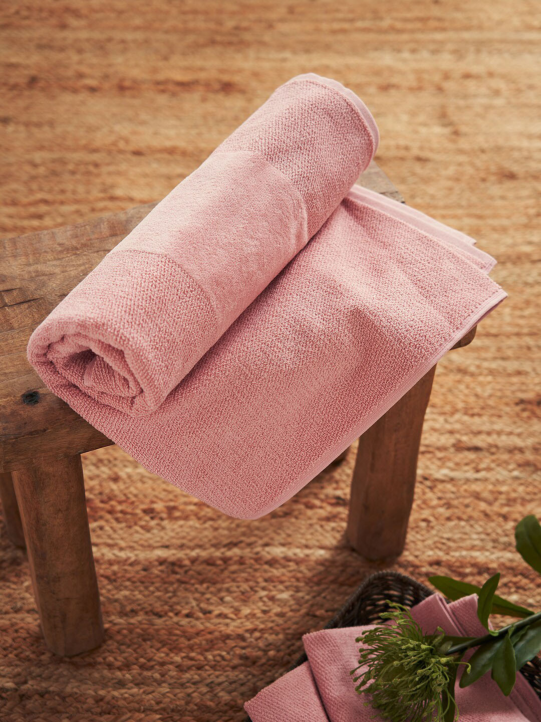 

Pure Home and Living Pink Solid 550 GSM Cotton Bath Towel