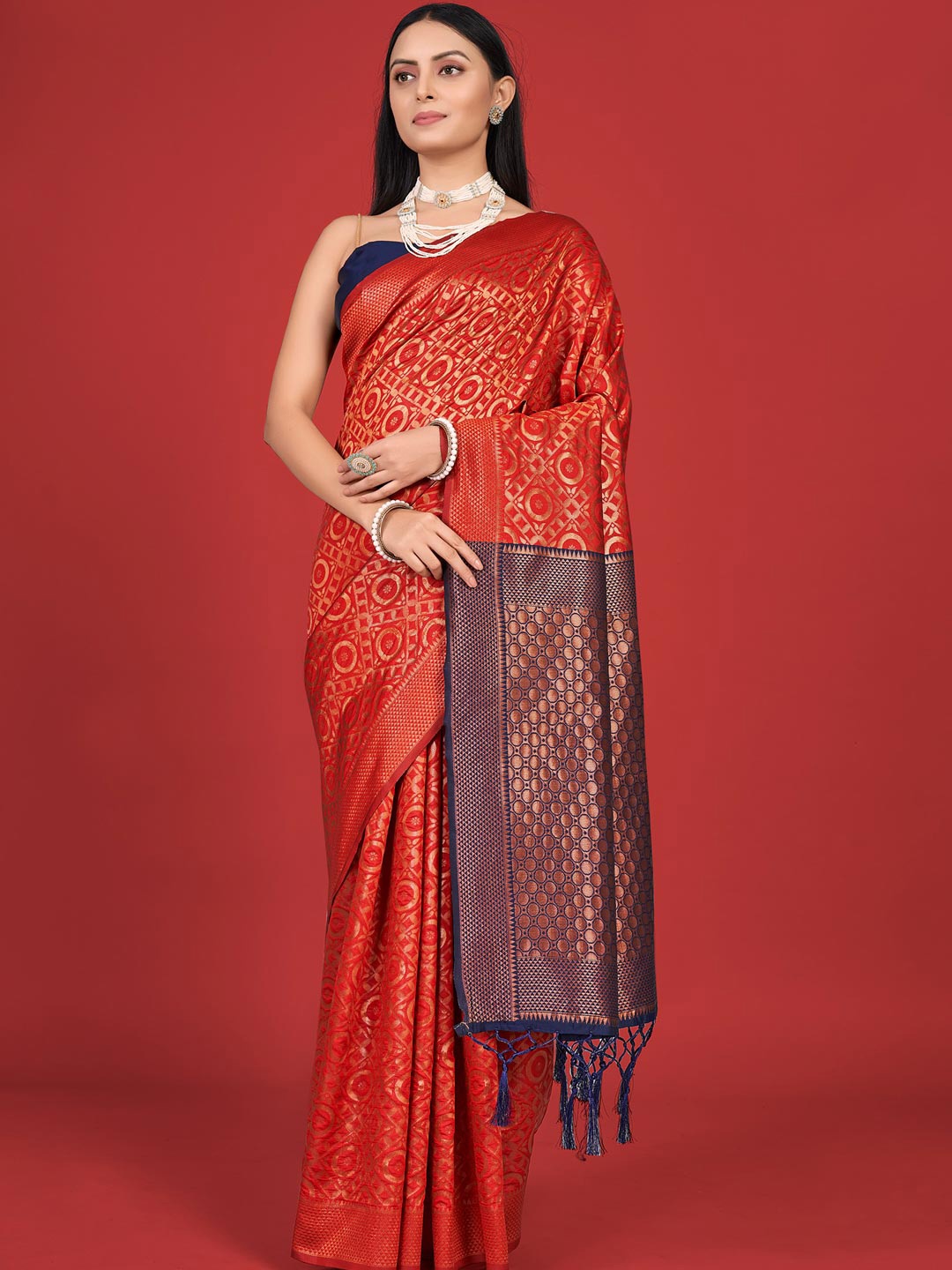 

KARAGIRI Woven Design Zari Silk Blend Banarasi Saree, Red