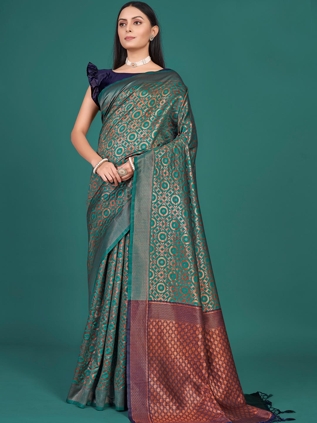 

KARAGIRI Ethnic Motifs Woven Design Zari Banarasi Saree, Green