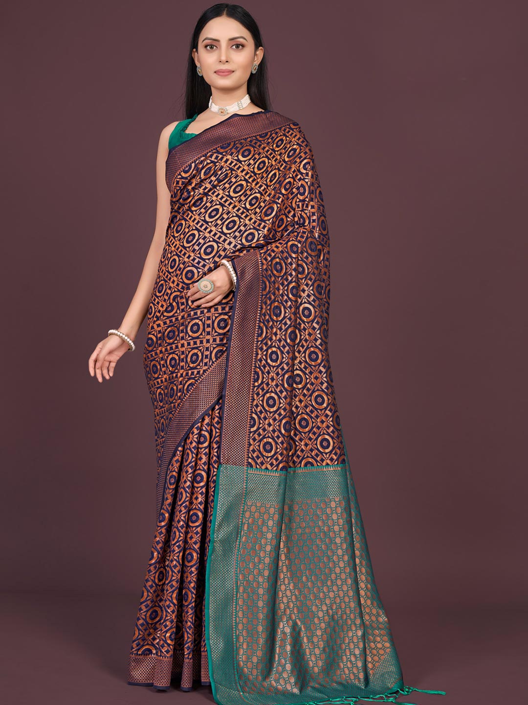 

KARAGIRI Ethnic Motifs Woven Design Zari Banarasi Saree, Maroon