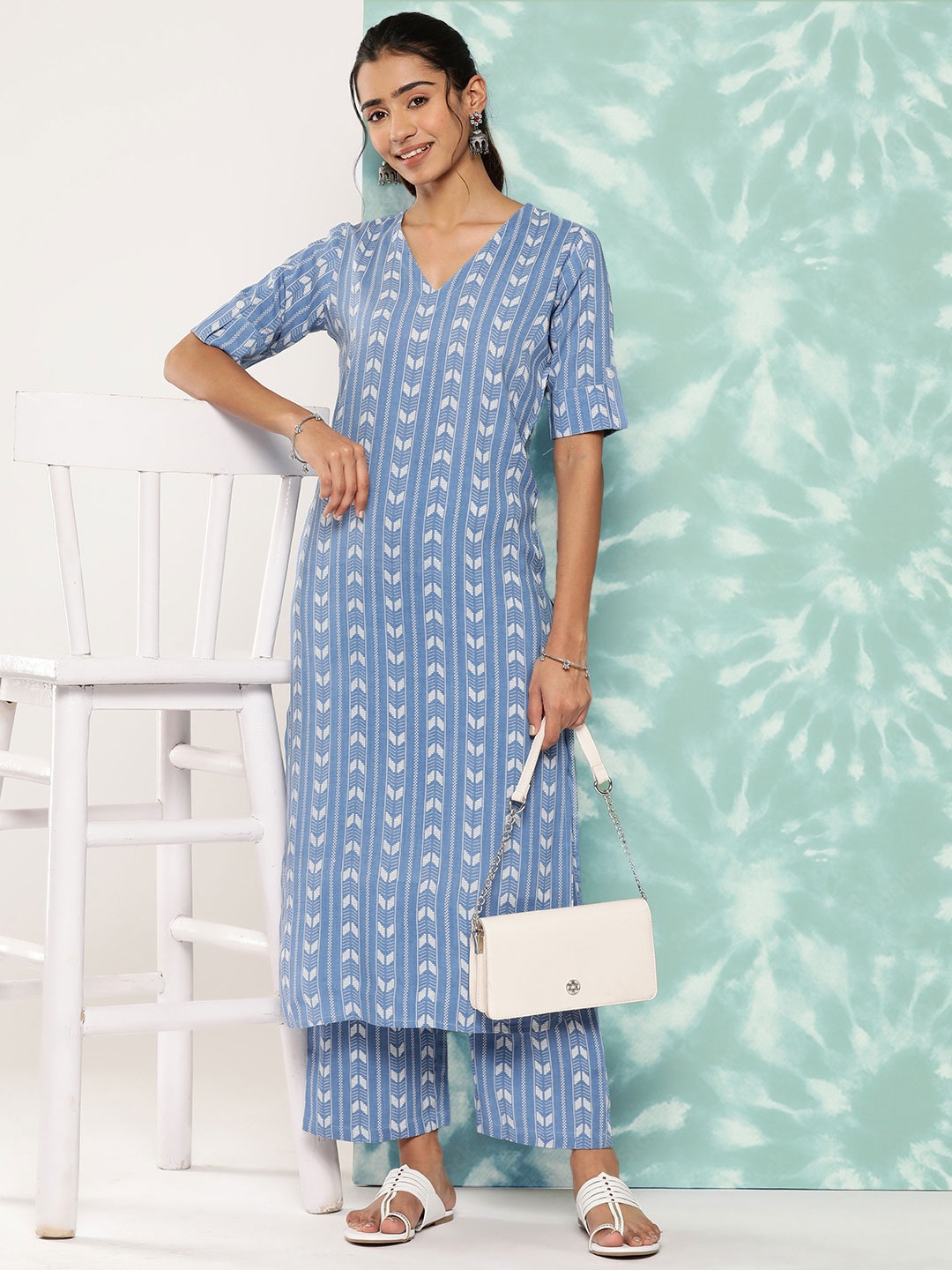 

mokshi Women Ethnic Motifs Printed Regular Kurta with Palazzos, Blue