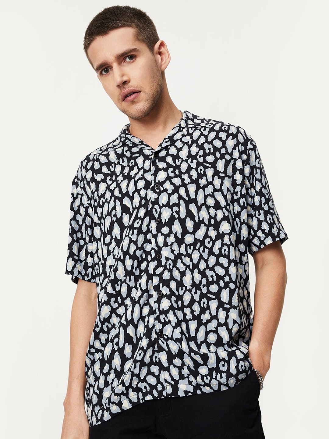 

max Animal Printed Lapel Collar Casual Shirt, Grey