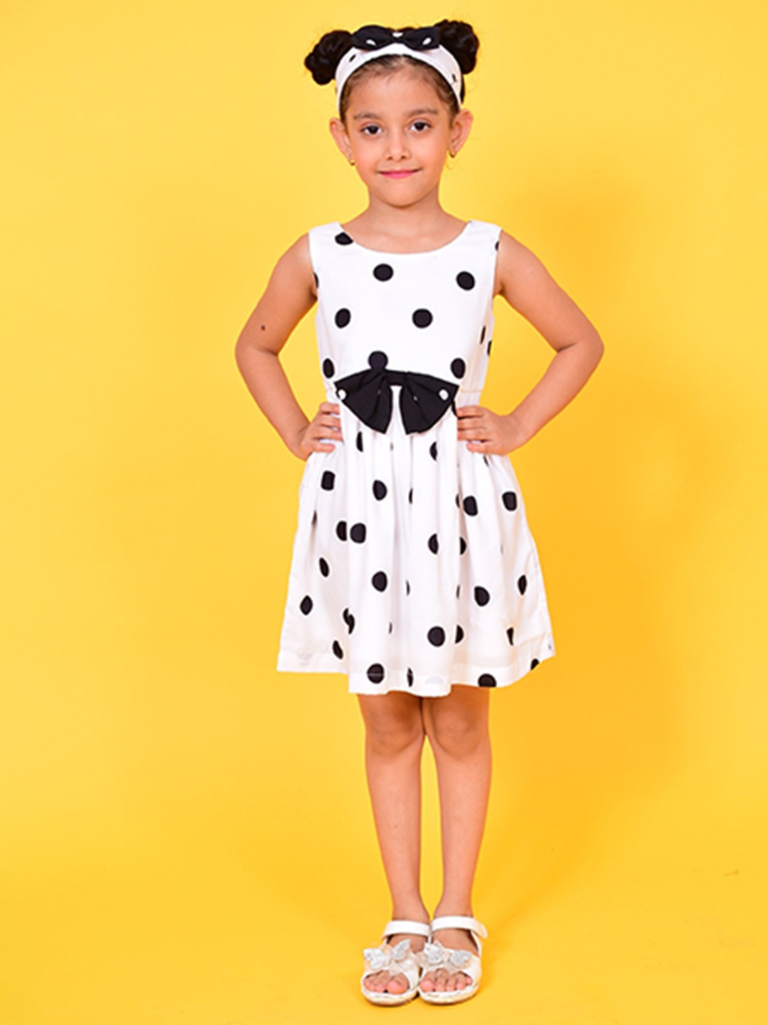 

NUEVOSDAMAS Girls Polka Dot Printed Crepe Fit & Flare Dress, White
