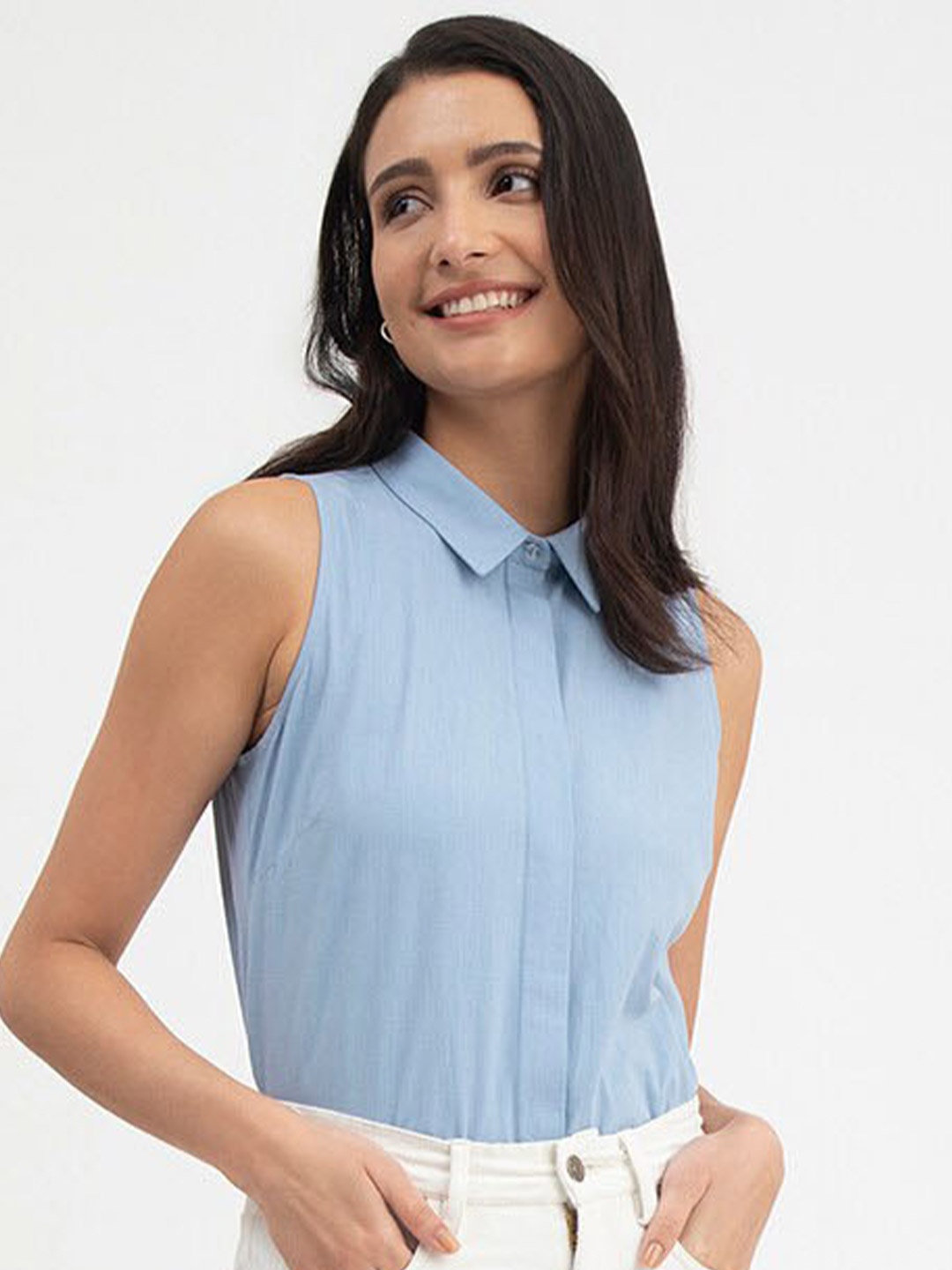 

FableStreet Classic Concealed Placket Sleeveless Linen Casual Shirt, Blue