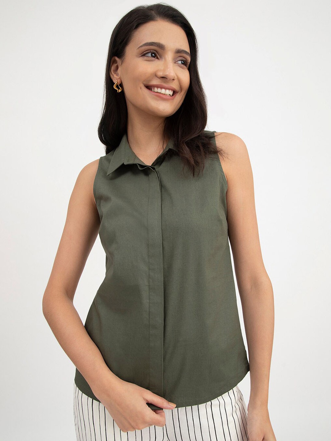 

FableStreet Classic Mandarin Collar Sleeveless Linen Shirt, Olive