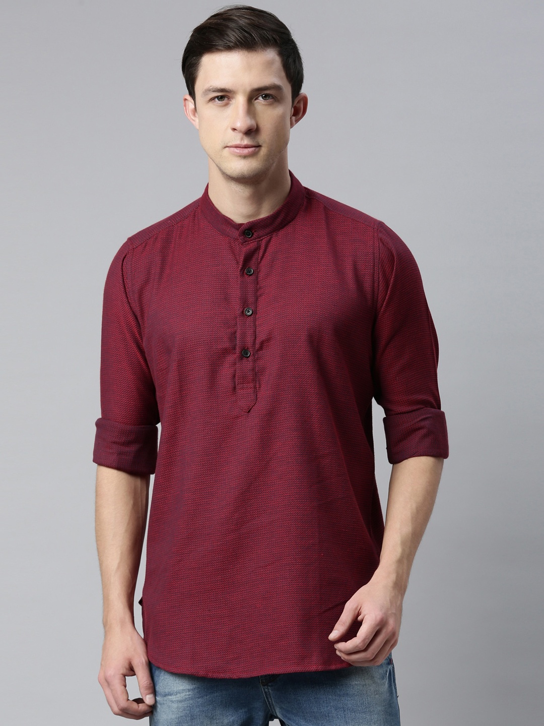 

Cross Court Men Cotton Mandarin Collar Long Sleeves Kurta, Maroon
