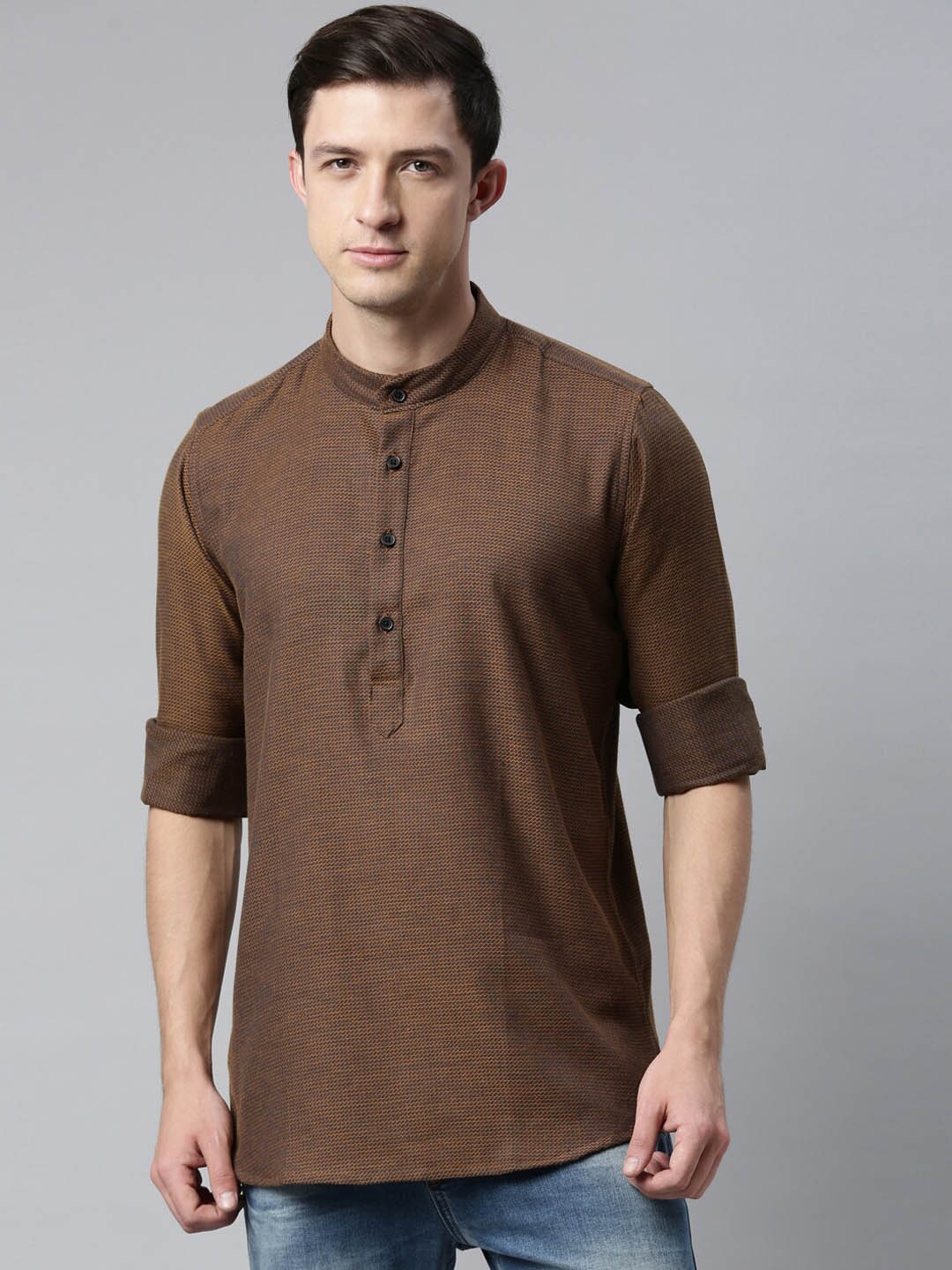 

Cross Court Men Cotton Mandarin Collar Long Sleeves Kurta, Brown