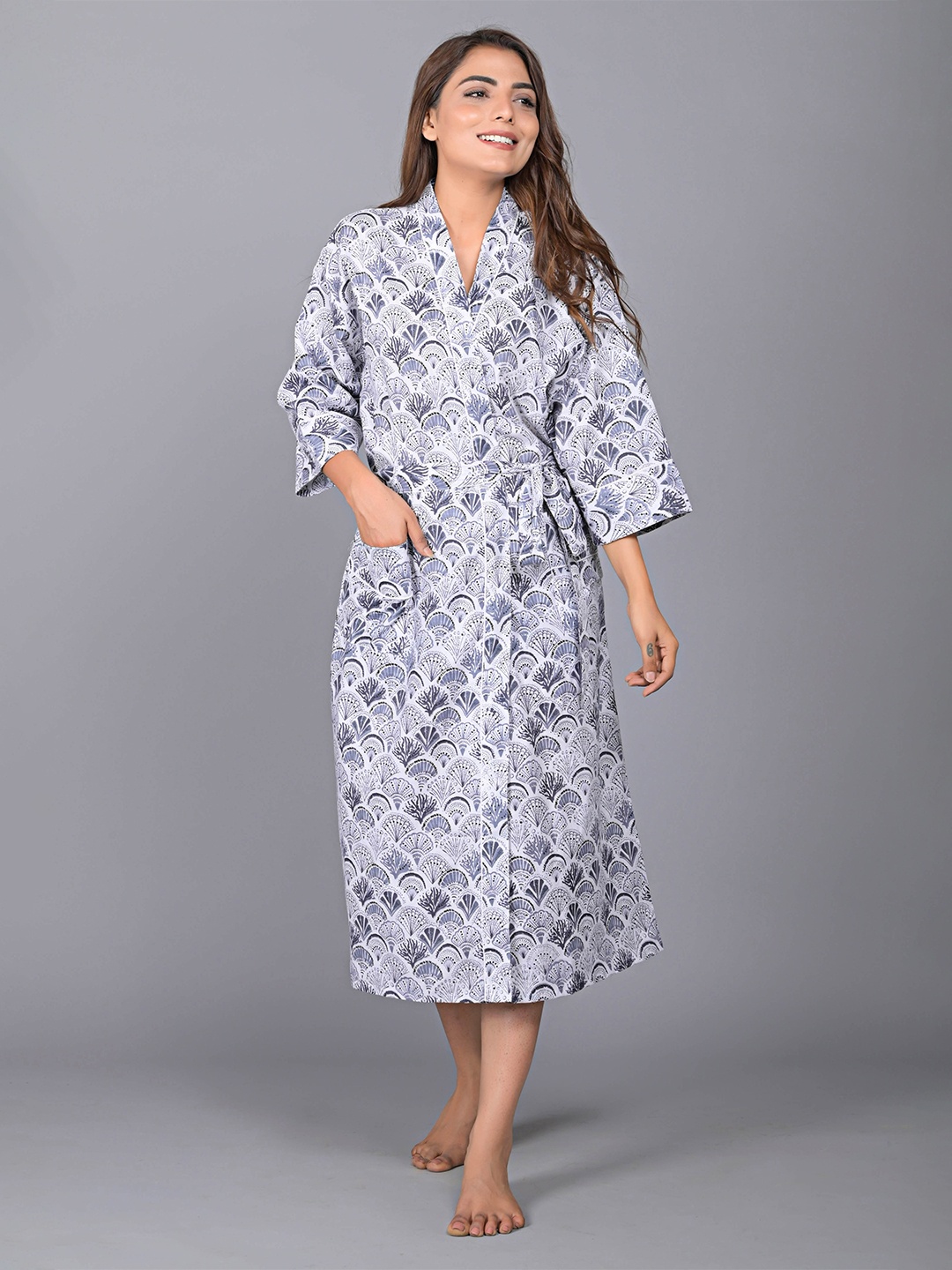 

SHOOLIN Ethnic Motifs Printed V Neck Midi Nightdress, Grey