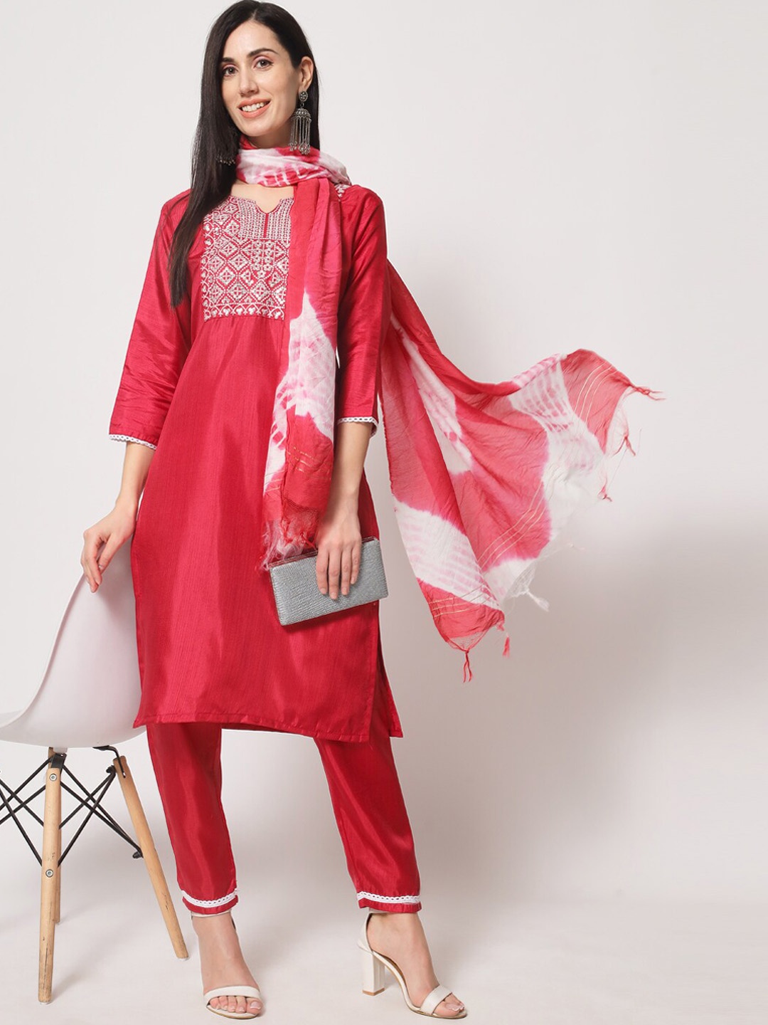

GUFRINA Ethnic Motifs Yoke Design Sequined Kurta with Trousers & Dupatta, Red