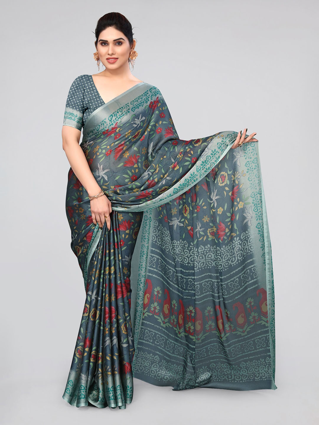 

MIRCHI FASHION Grey & Red Ethnic Motifs Printed Saree