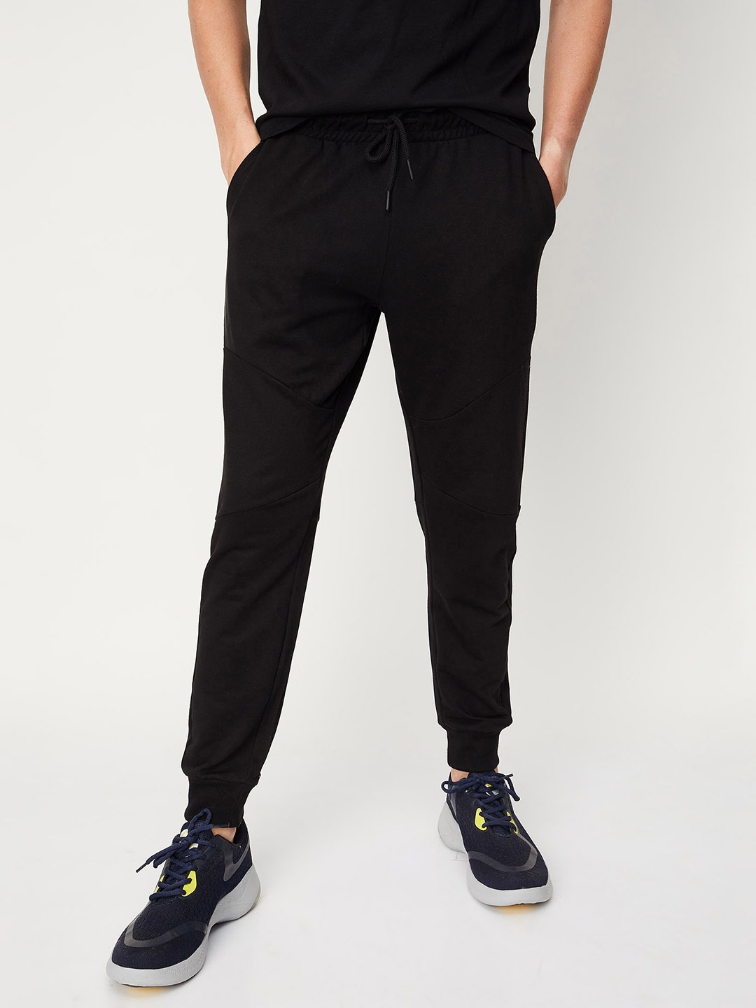 

max Men Regular Fit Mid-Rise Joggers, Black