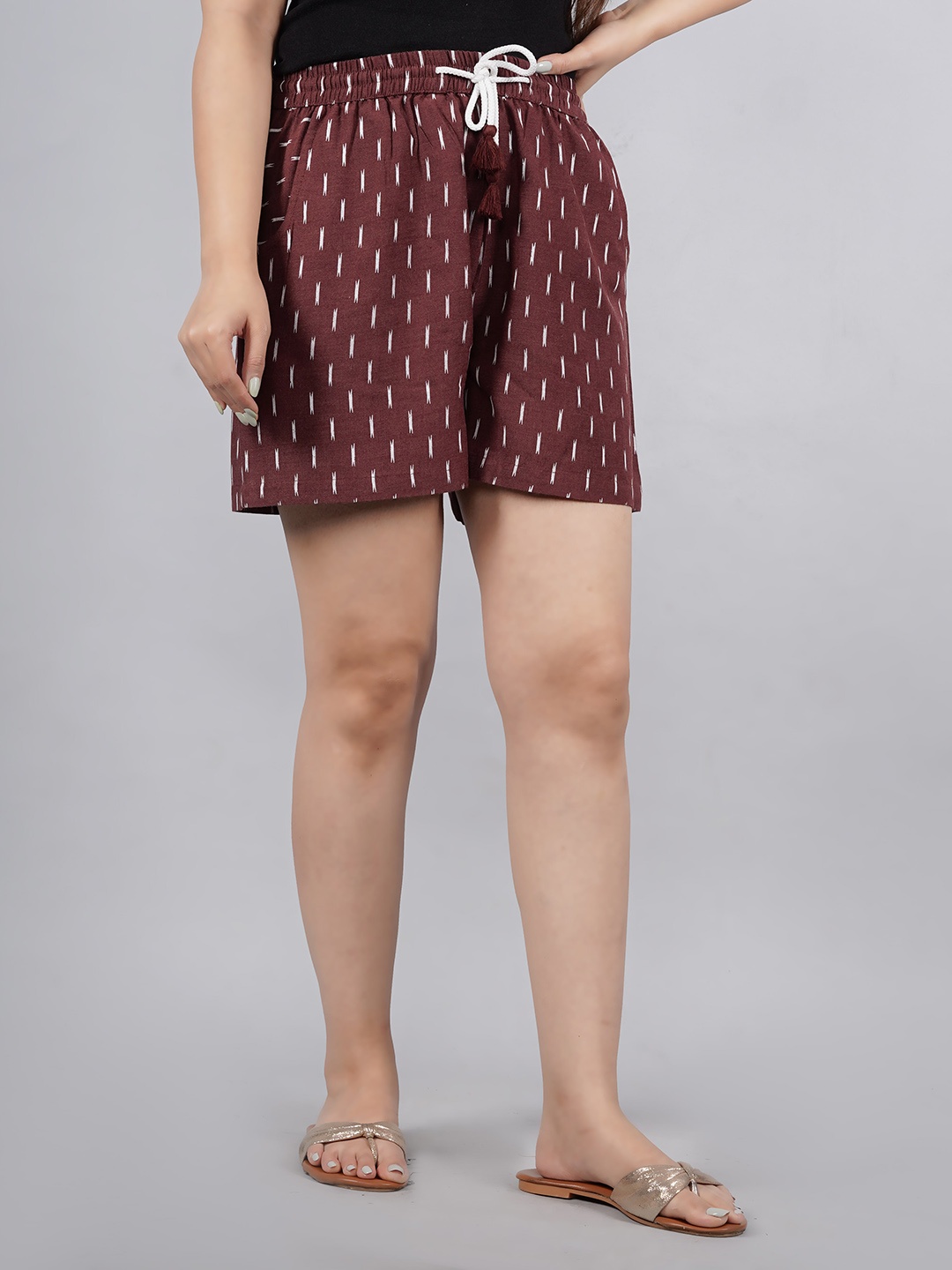 

JAIPURI COLLECTION Women Mid-Rise Printed Shorts, Maroon