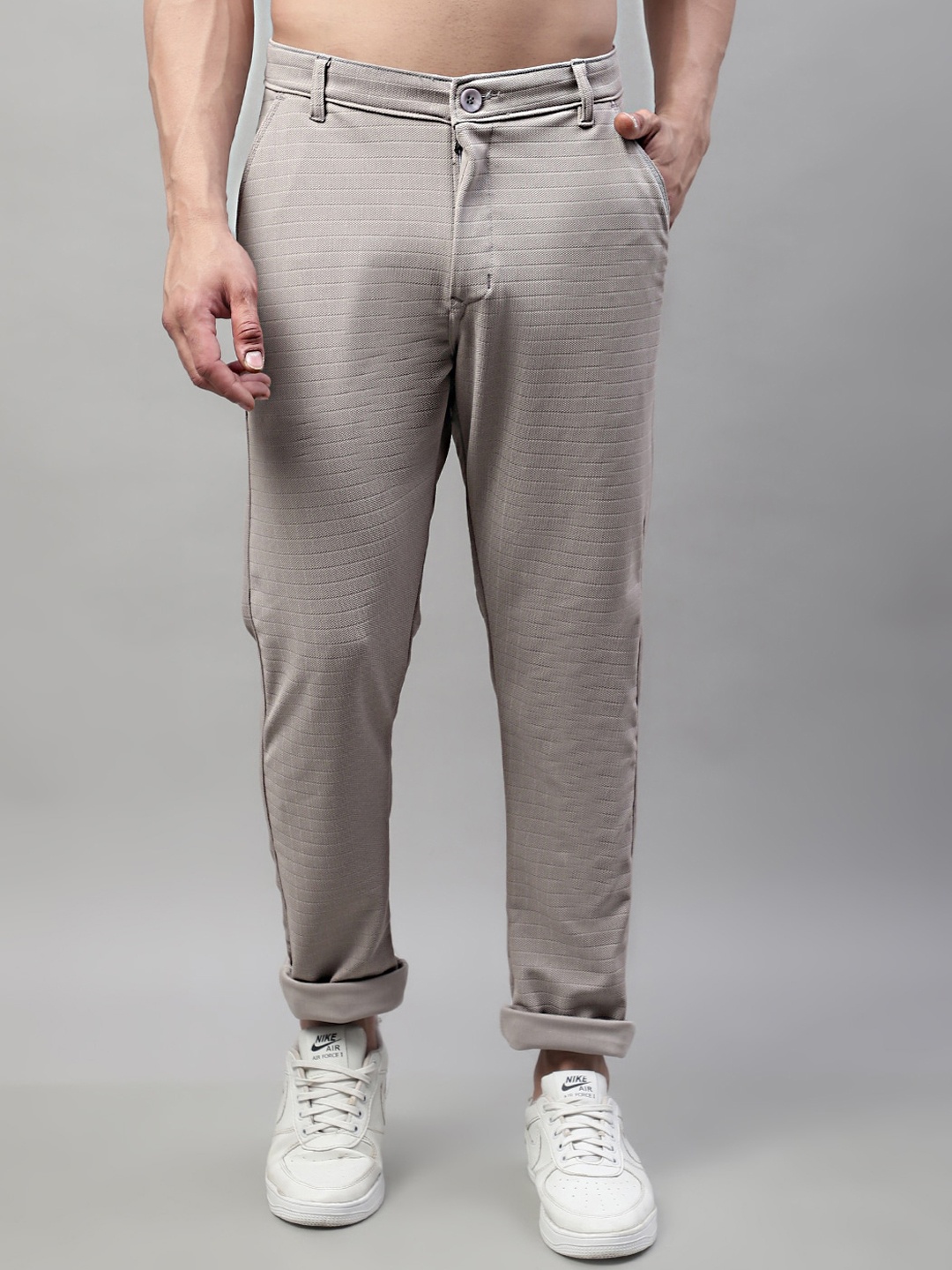

JAINISH Men Textured Relaxed Tapered-Fit Easy Wash Cotton Lycra Mid-Rise Regular Trousers, Grey