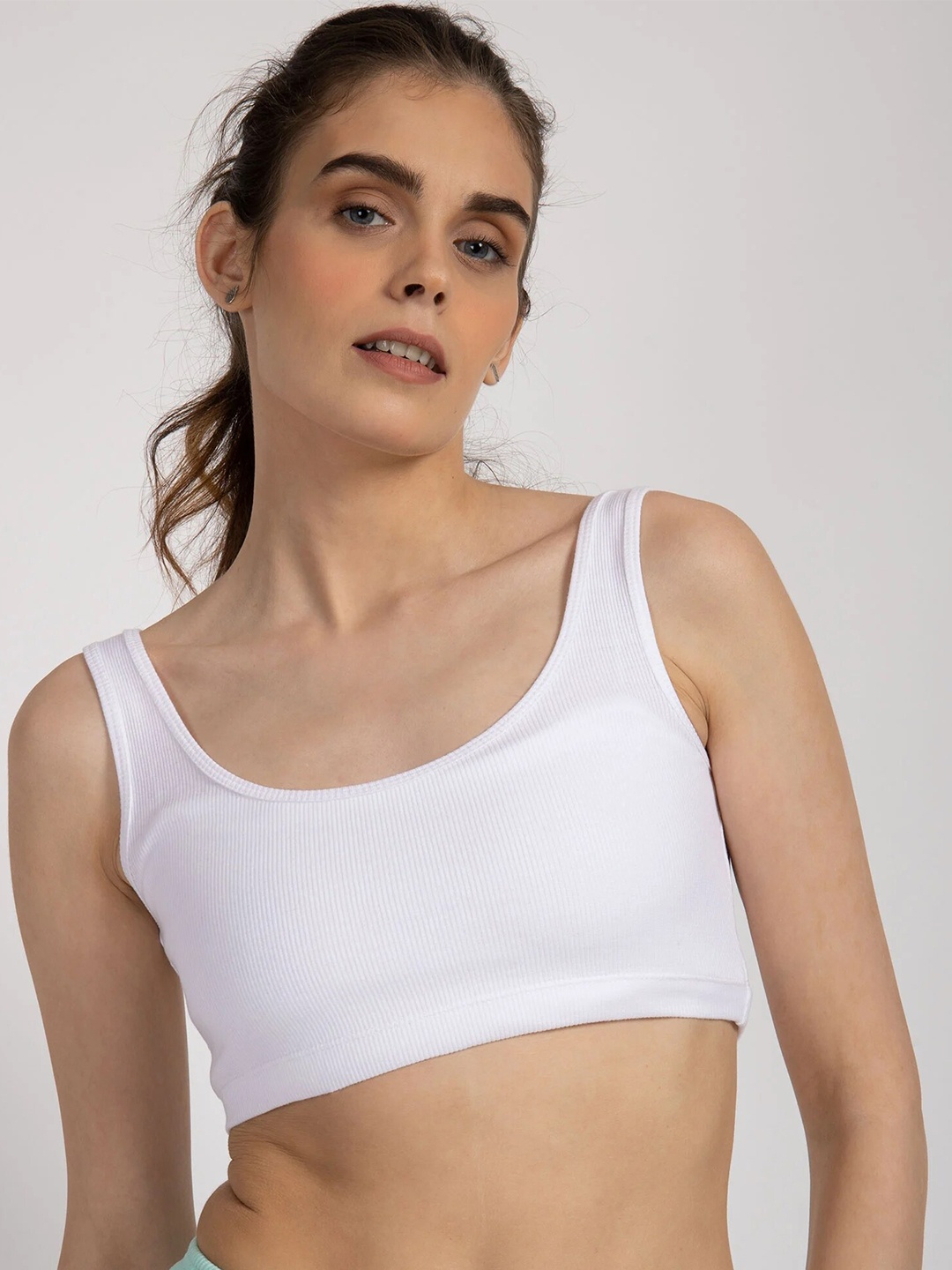 

COLOR CAPITAL Scoop Neck Cotton Crop Vest Top, White
