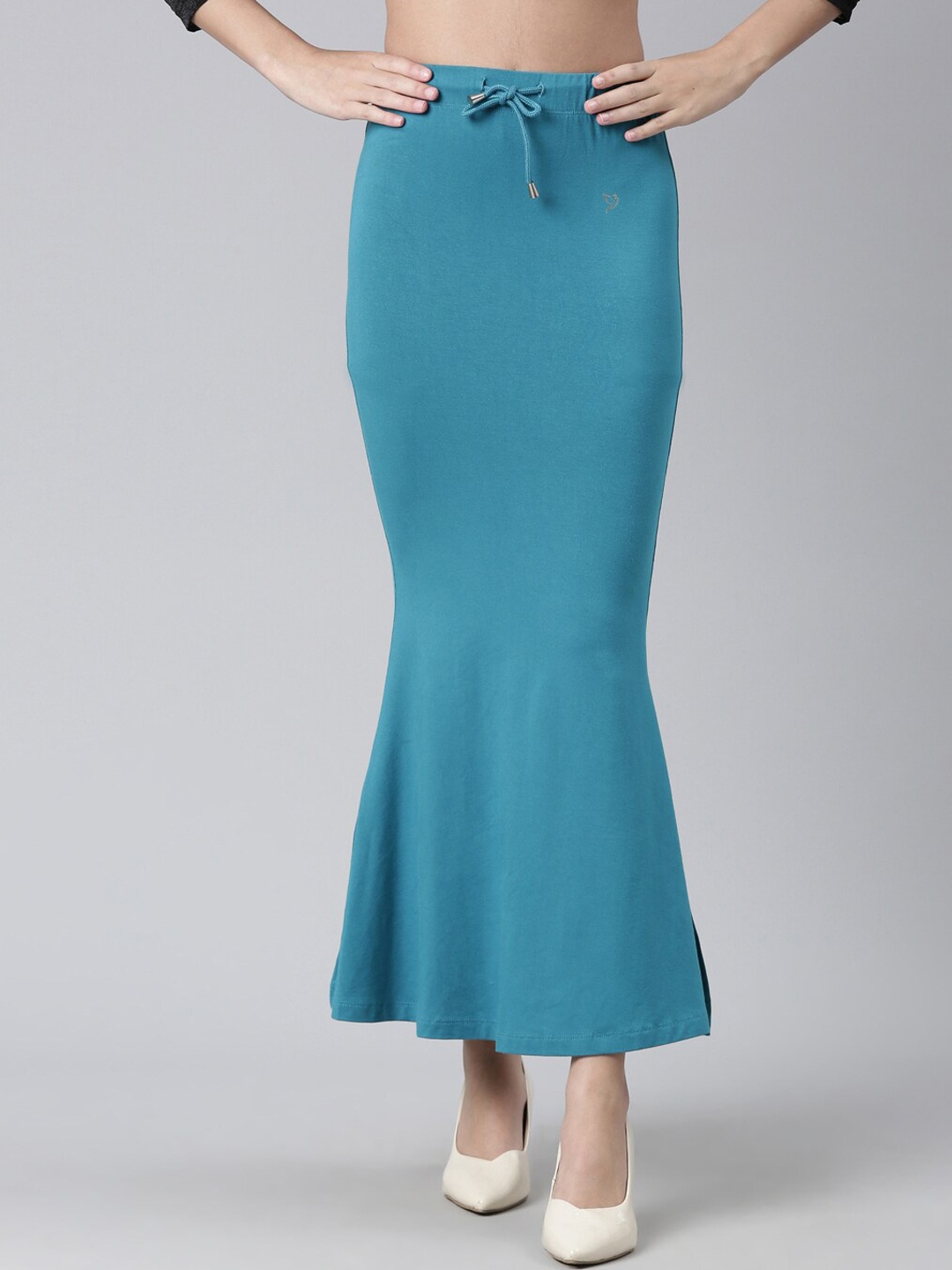 

TWIN BIRDS Side Slit High-Rise Stretchable Viscose Saree Skirt, Blue