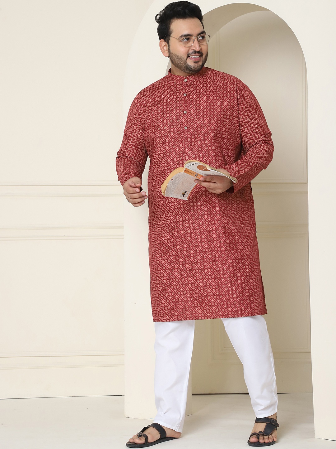 

SOJANYA PLUS Men Plus Size Ethnic Motifs Printed Kurta With Pyjamas, Maroon