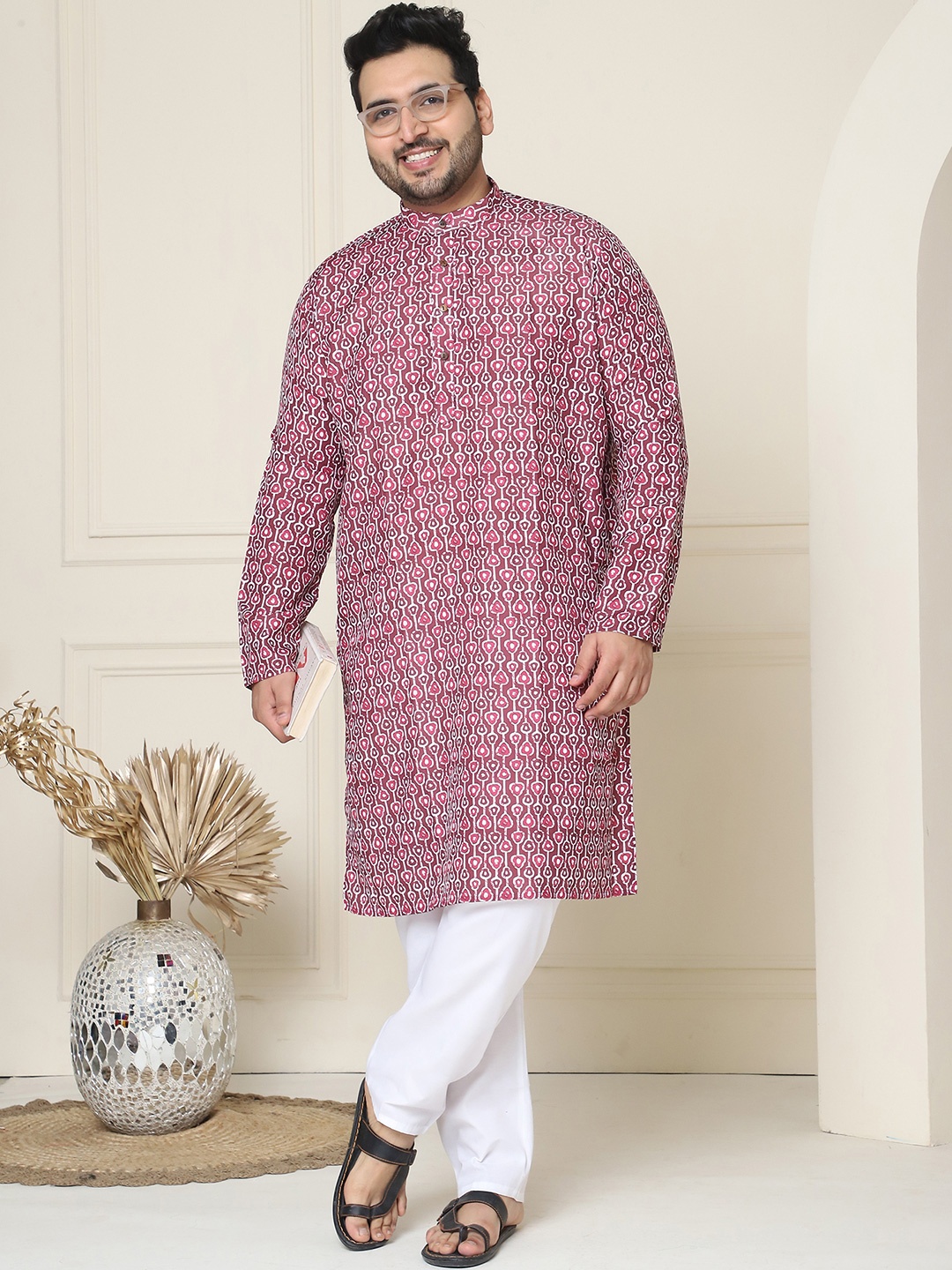 

SOJANYA PLUS Men Plus Size Printed Regular Pure Cotton Kurta With Pyjamas, Brown