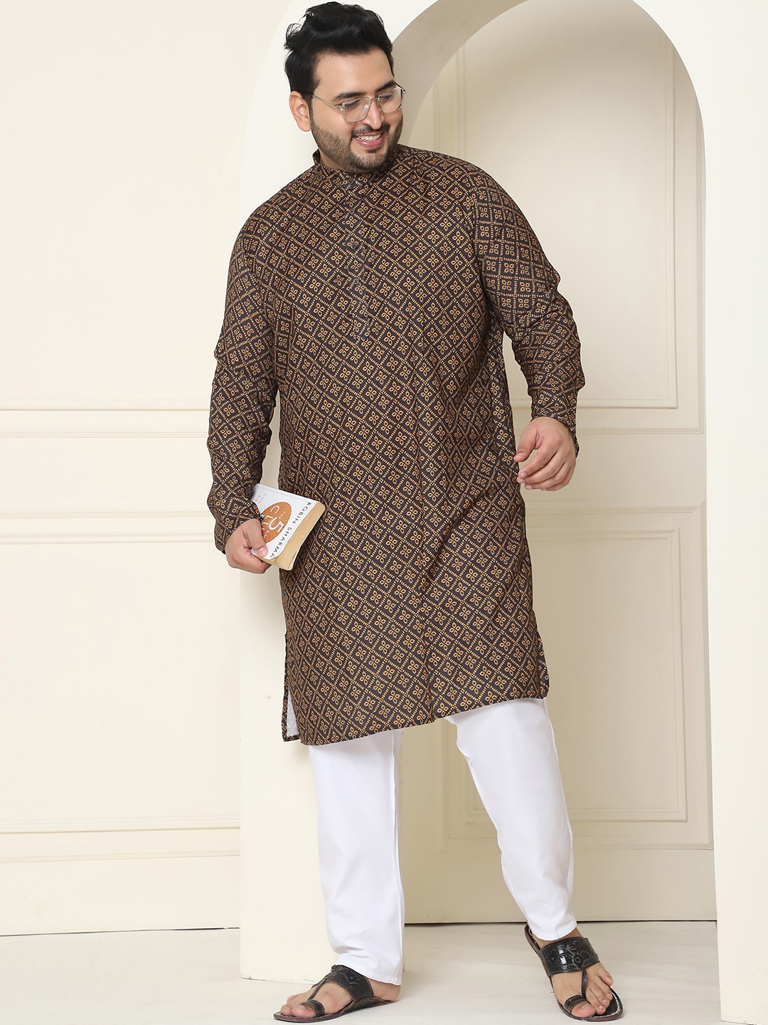 

SOJANYA PLUS Ethnic Motifs Printed Regular Pure Cotton Kurta with Pyjamas, Black