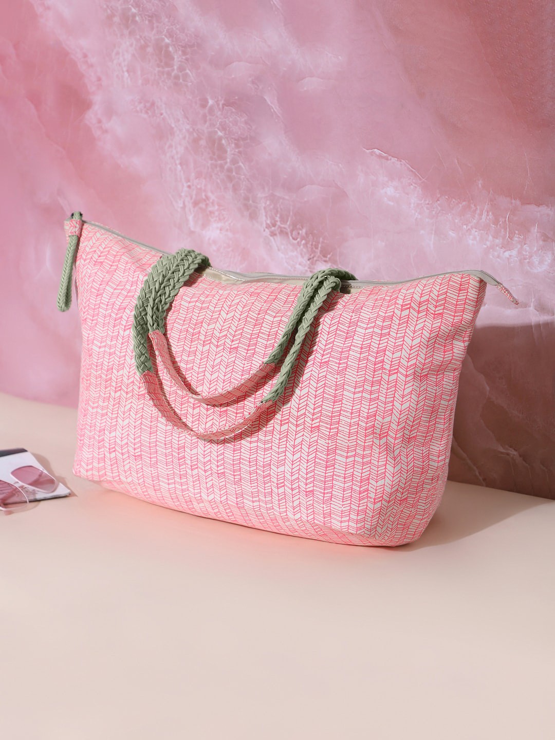 

Berrylush Pink & White Printed Oversized Shopper Tote Bag