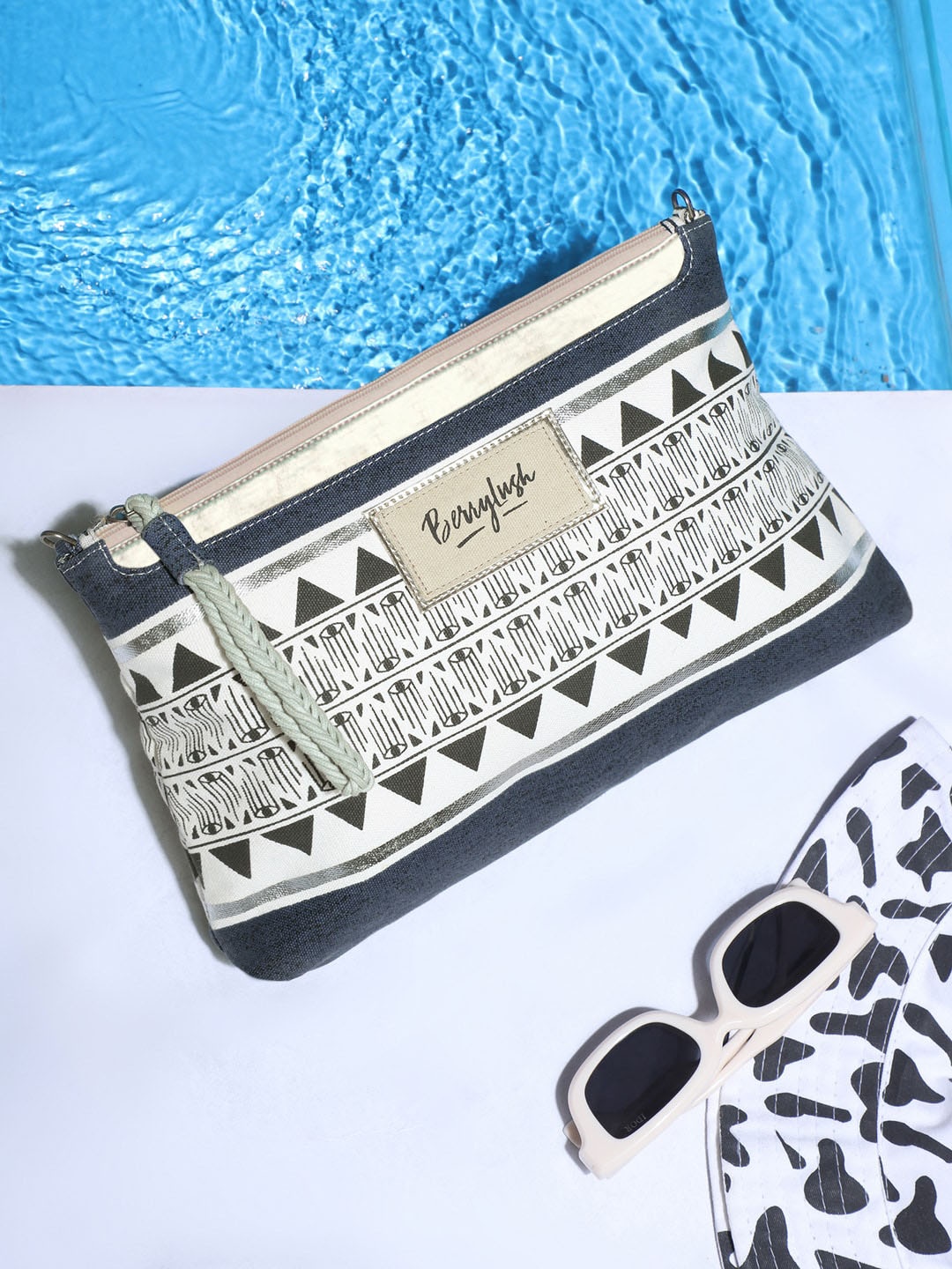 Berrylush White & Black Geometric Printed Swagger Sling Bag