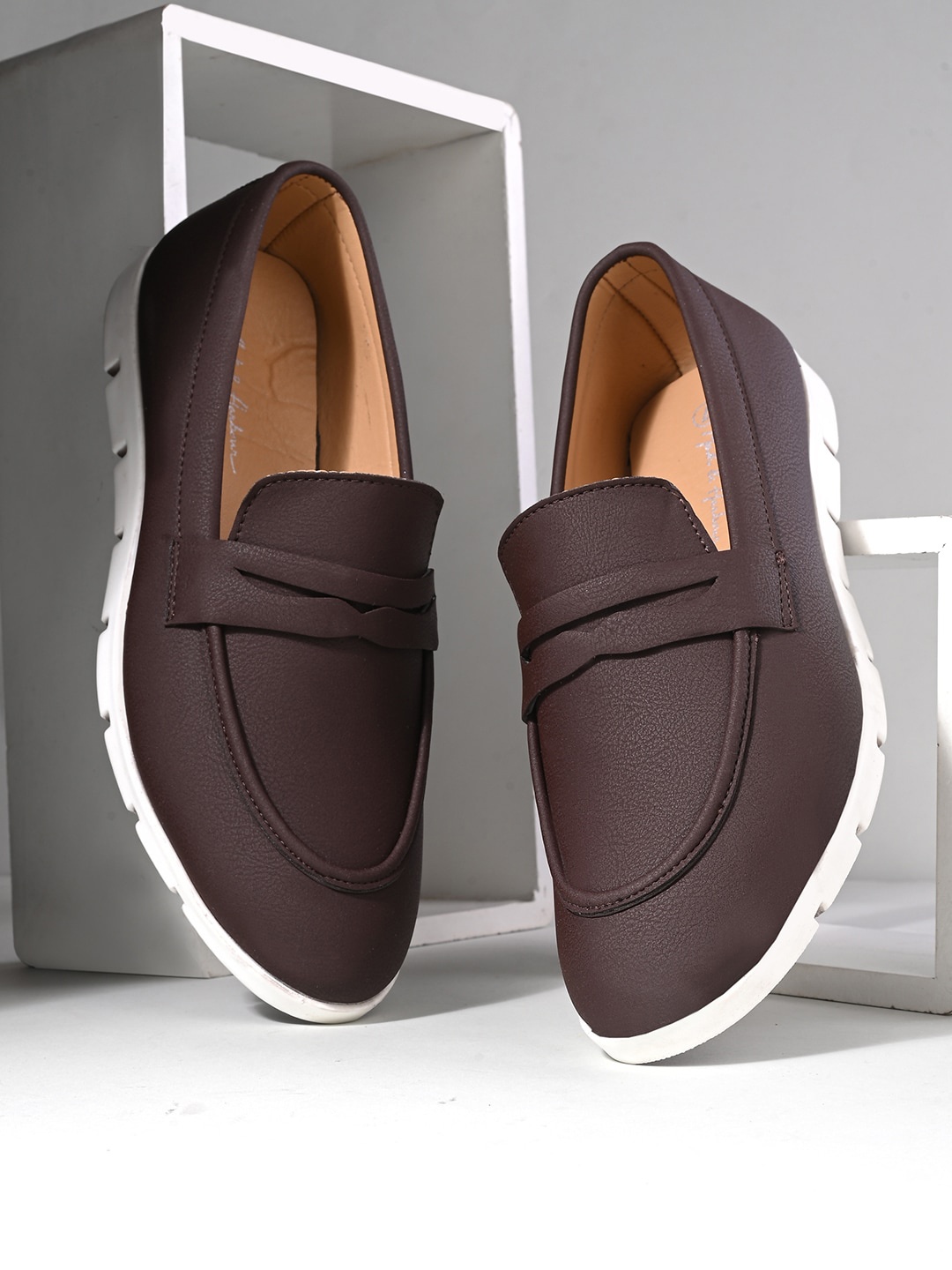 

Mast & Harbour Men Brown And White Textured Penny Loafers