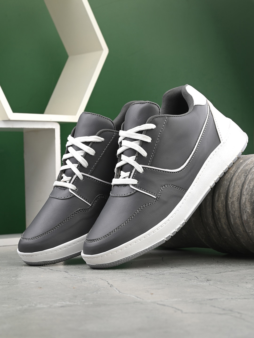 

Mast & Harbour Men Grey And White Comfort Insole Sneakers